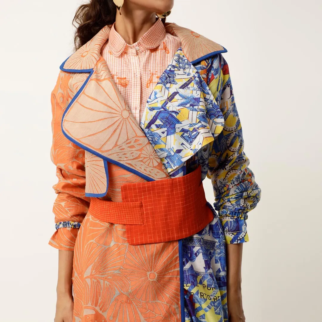 ASSYMTRICAL ORGANZA EMBROIDERED TRENCH WITH AZULEZO PRINT