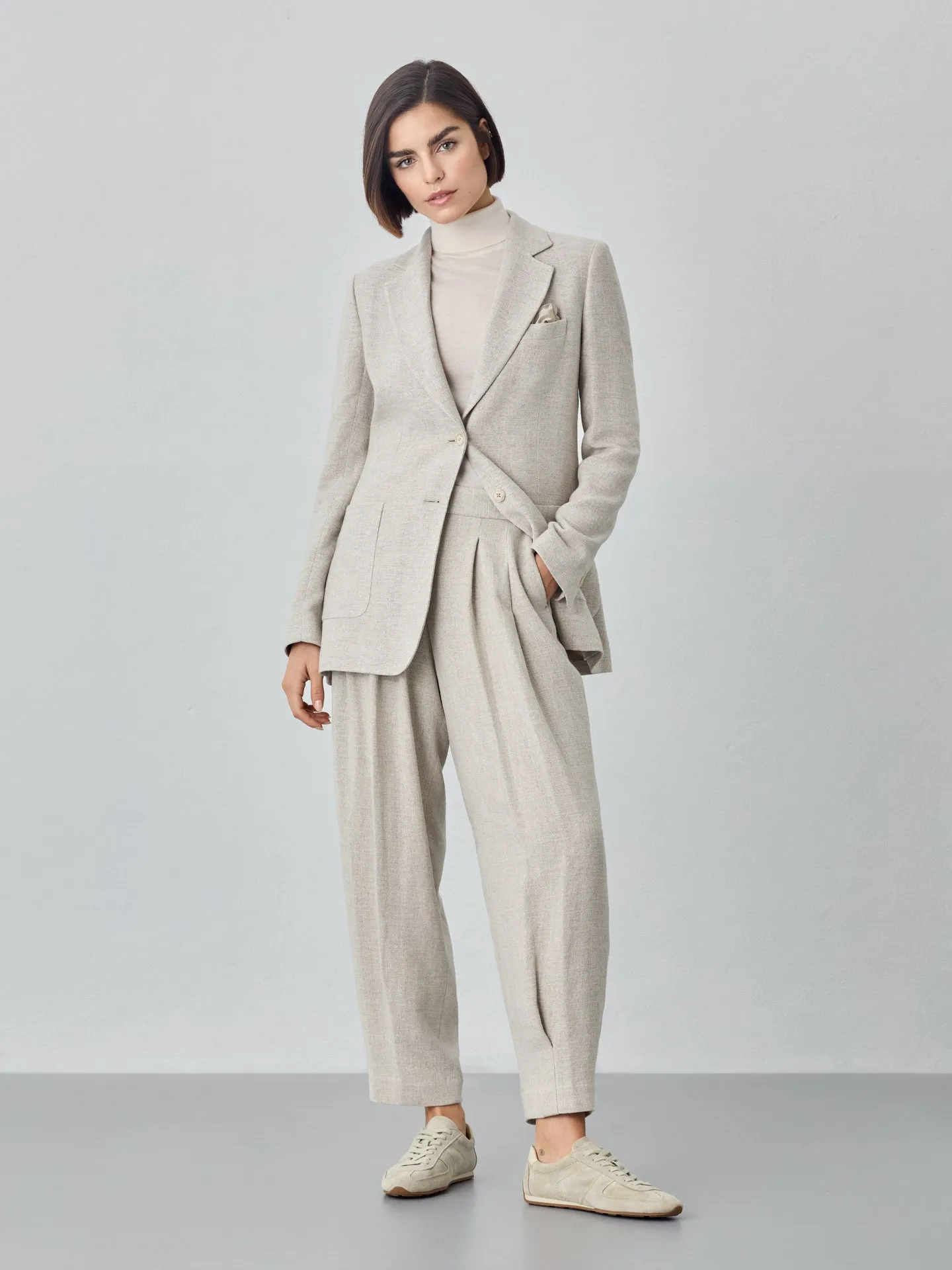 Single-Breasted Suit Blazer In Viscose Linen and Lyocell Blend